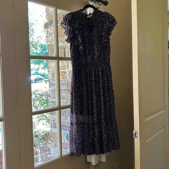 Midi floral dress perfect for fall! - Picture 2 of 4